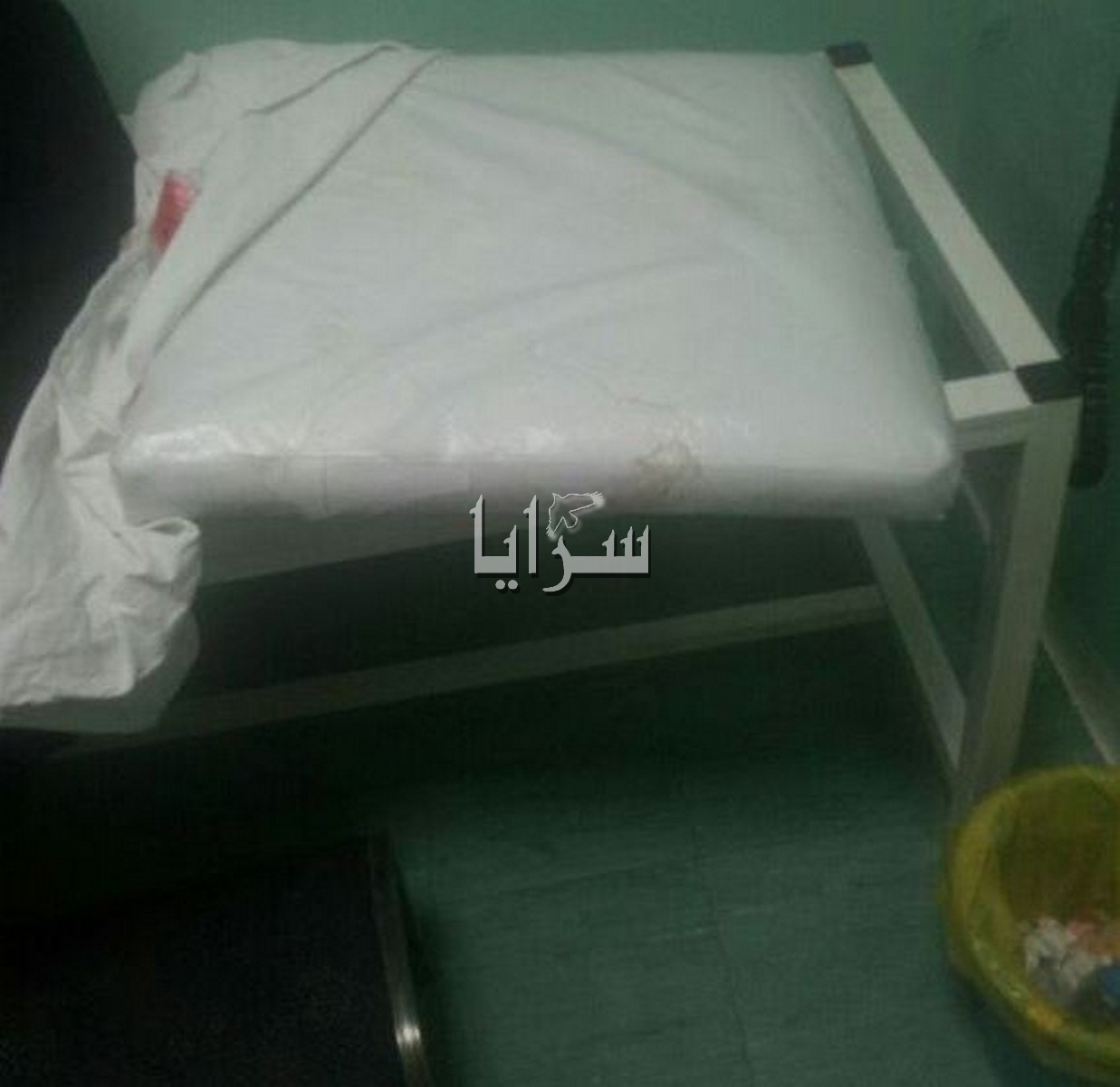 بالصور .. سرير مرضى مكسور في مستشفى الملكة رانيا العبدالله