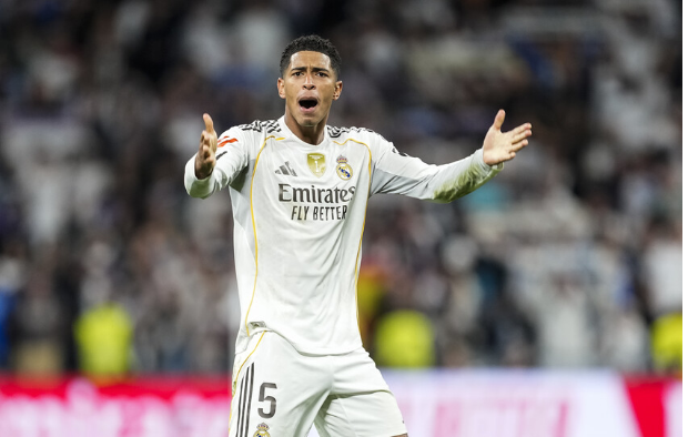 بعد الكلاسيكو ..  إشارة مثيرة للجدل تهدد نجم ريال مدريد بالإيقاف