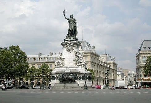 لمن يرغب في زيارة باريس Paris, معالمها, ومطاعمها, واسواقها 