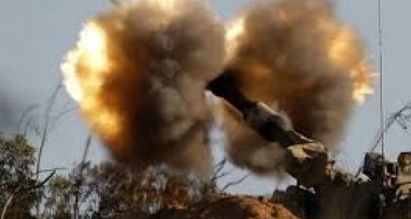 الاحتلال يطلق قذائف صوب مكب النفايات بالوسطى