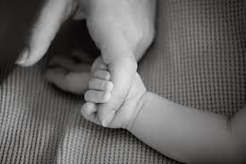  طفل أردني في مصر تركته امه وهربت ..  قصته تفاصيلها مؤلمة و تدمي القلب