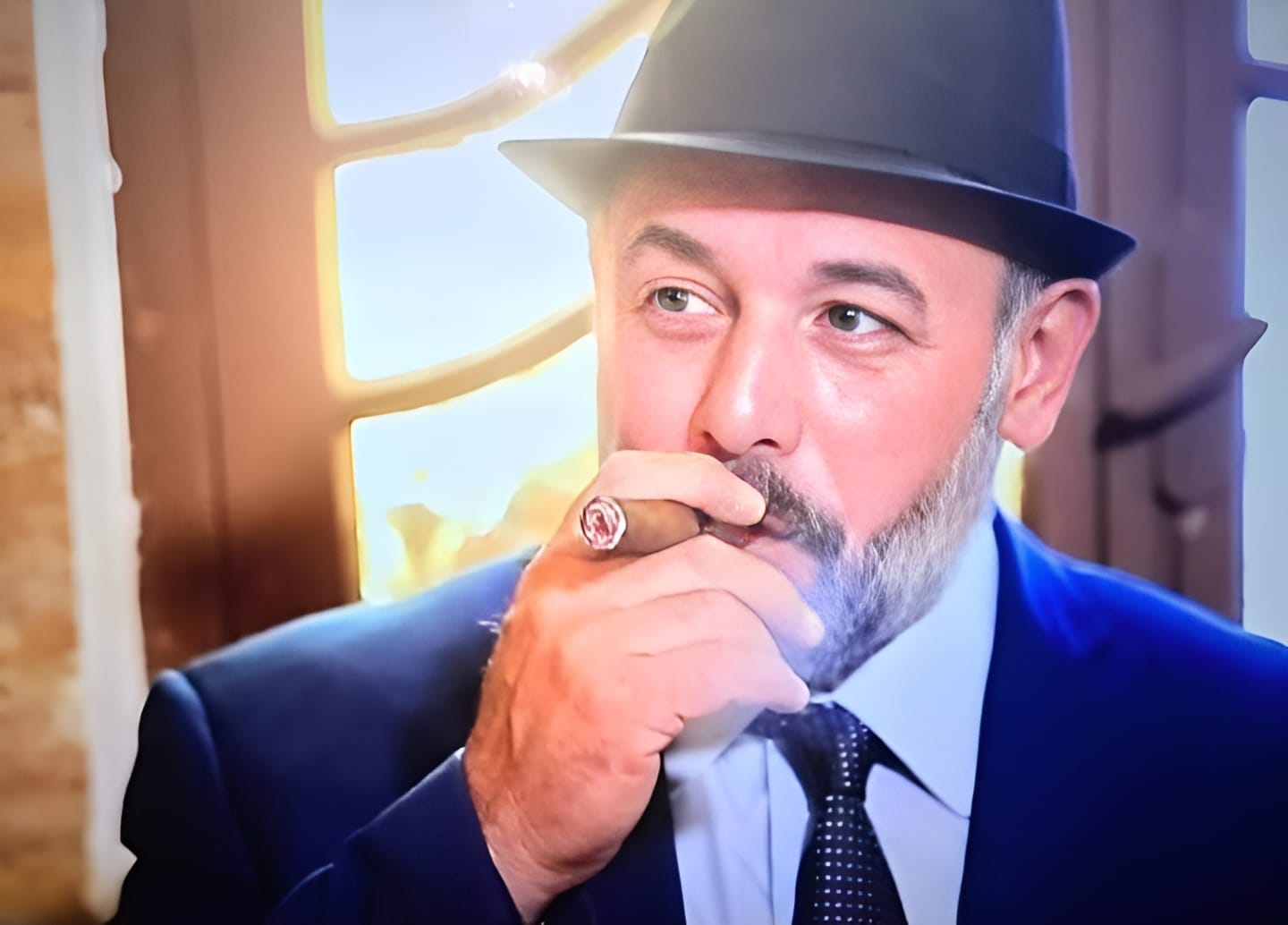 عاطف أبو حجر يكتب: النسيب الغريب