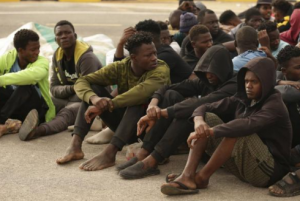 تحرير أكثر من 100 مهاجر من الأسر جنوب شرقي ليبيا