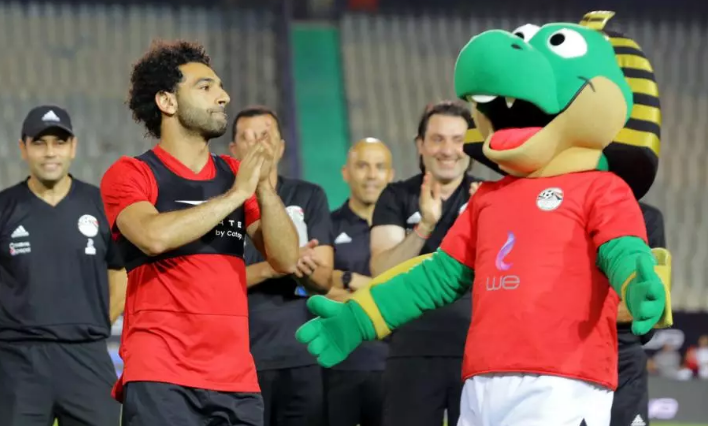 قبل مباراة مصر ..  تغريدة من محمد صلاح تزيد الغموض غموضاً