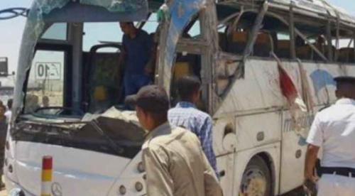بالفيديو ..  اللقطات الاولى في حادثة الهجوم المسلح على حافلة للاقباط في مصر