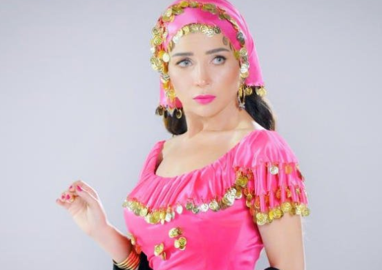 هل تواجه مي عز الدين حملة "مدفوعة الثمن" للسخرية من "البرنسيسة بيسة"؟