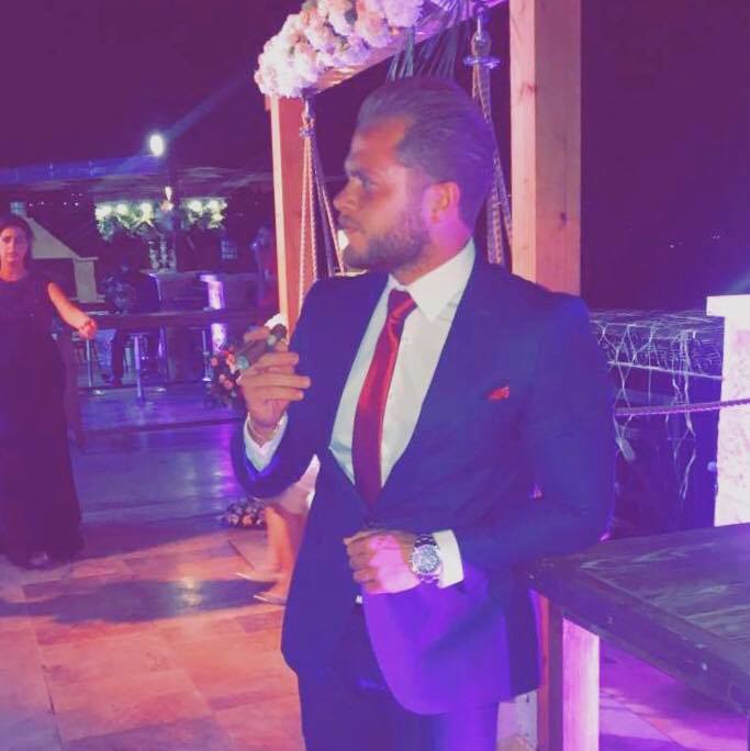 عبد ابو خلف  .. "عيد ميلاد سعيد"
