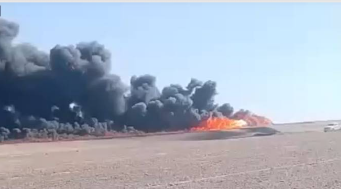 بالفيديو  ..  وفاة سائق في حريق صهريج نفط على الطريق الصحراوي في الجفر