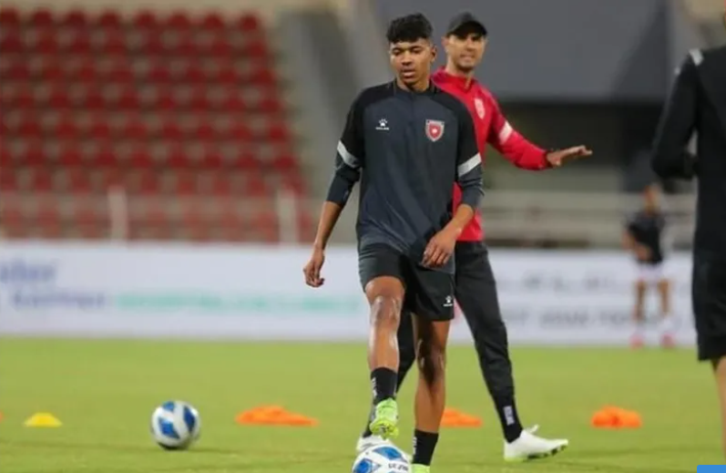 الأهلي يضم العجالين ويجدد لأبو كبير