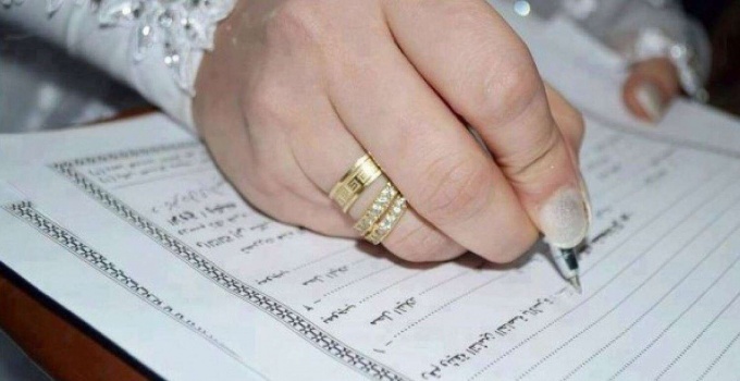 هل يحق لي الزواج والأمة تعاني هذا الضعف والهوان؟