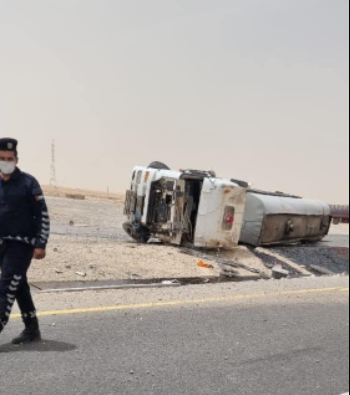 تدهور صهريج محروقات على طريق الحسا وإصابة السائق 
