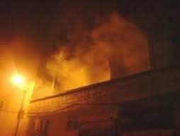 اصابة مواطن  بضيق تتنفس في حريق منزل يخزن فيه "خردة " في اربد 