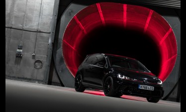 بالصور  .. فولكس فاجن موديل جولف GTI Clubsport Edition 40