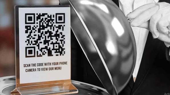 احذر فخ "الباركود" في المطاعم ..  نقرة واحدة قد تُفرغ حسابك البنكي