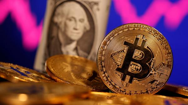 "بيتكوين" تنخفض 10% وتتراجع إلى 48 ألف دولار