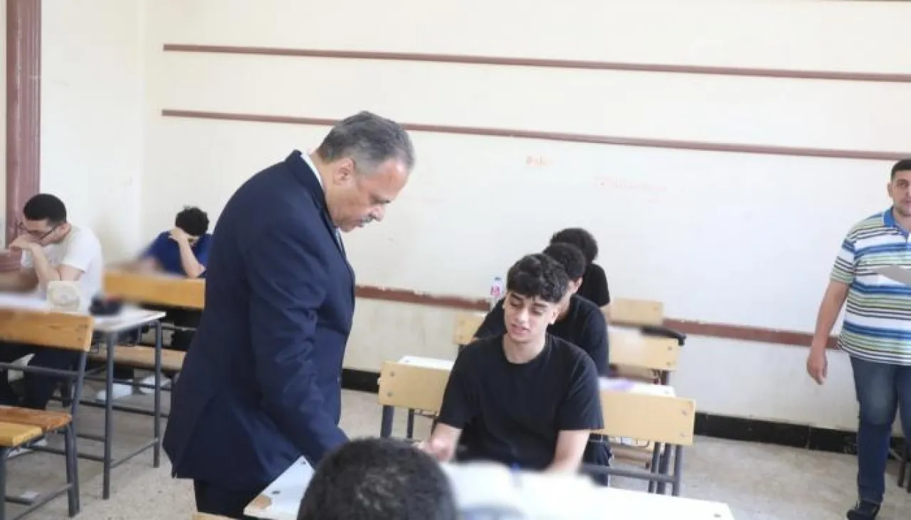 وفاة مراقب امتحانات داخل لجنة الثانوية الأزهرية إثر أزمة قلبية
