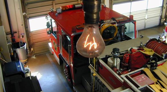 مصباح متوهج منذ 113 عاماً بمحطة إطفاء أمريكية