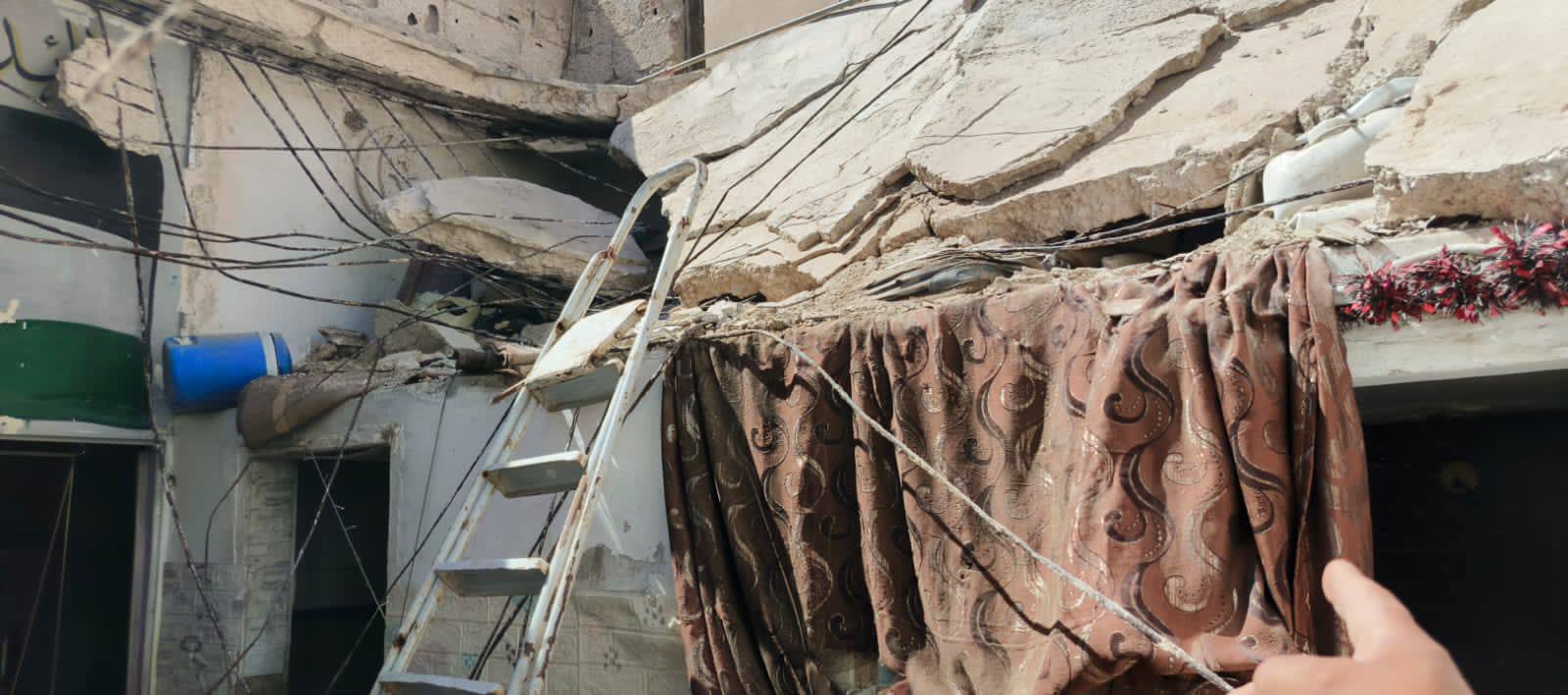 إصابة عدد من الأشخاص بانهيار سقف منزل في مخيم الزرقاء  