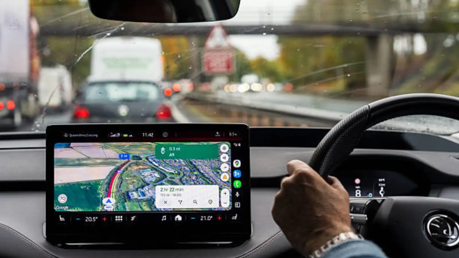 ميزة طال انتظارها ..  عداد السرعة يظهر على "Android Auto" دون مسار  