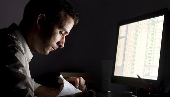 لأصحاب العمل الليلي احذروا مرض ميكروبيوم الأمعاء