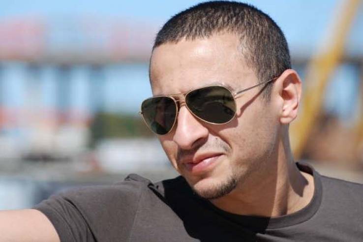 "صورة" ..  حمادة هلال في مراهقته تثير سخرية بعض المتابعين.!