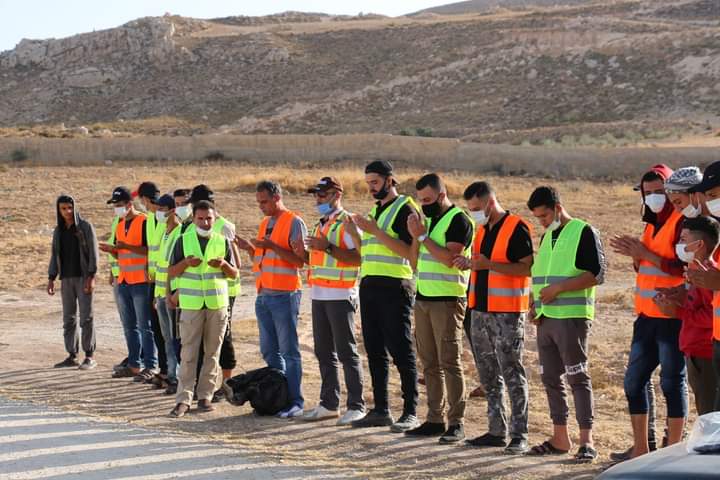 بالصور ..  حملة تطوعية لتنظيف مقابر منطقة الحسين في محافظة الطفيلة 