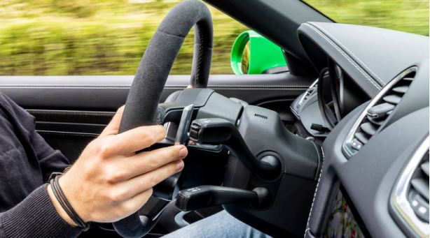 ادفع أكثر بلا جدوى ..  5 ميزات في السيارات الحديثة لا يستخدمها السائقون