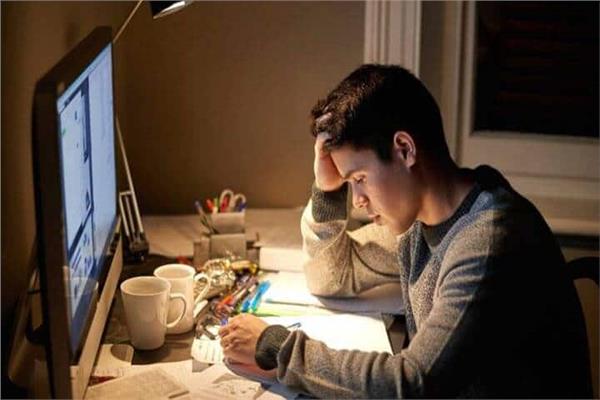 بسبب السهر في المذاكرة لا أستطيع القيام لصلاة الفجر