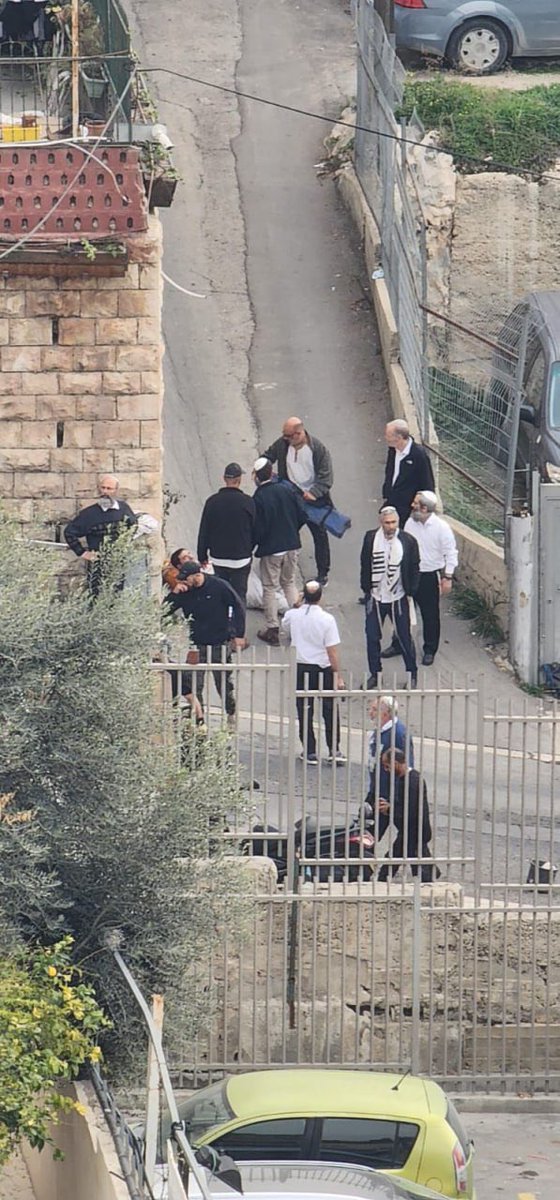 بالفيديو ..  إصابة مستوطنين اثنين في سلوان بالقدس