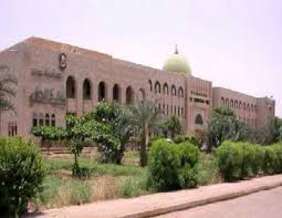 يمني يتفاجأ بزوجته في الجامعة بعد شهرين من إعلان وفاتها