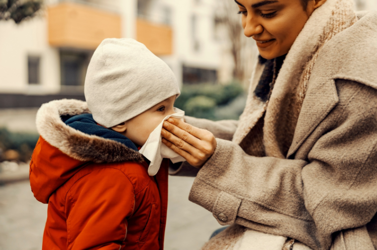 بـ 6 طرق مجربة في دقائق تخلصي من نزيف الأنف المفاجئ لطفلك