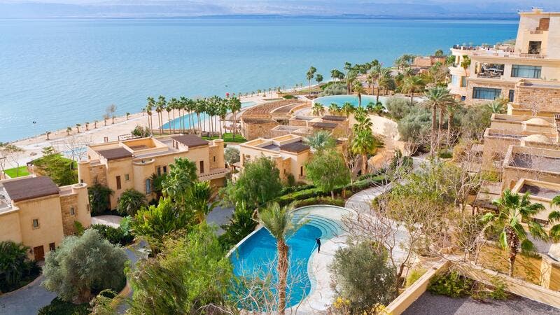 السياحة في البحر الميت 