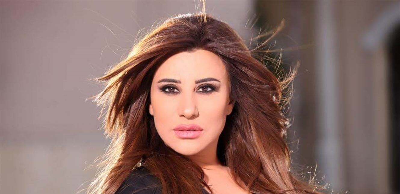 نجوى كرم: الحكام يأكلون الحصرم والشعب "يضرس"