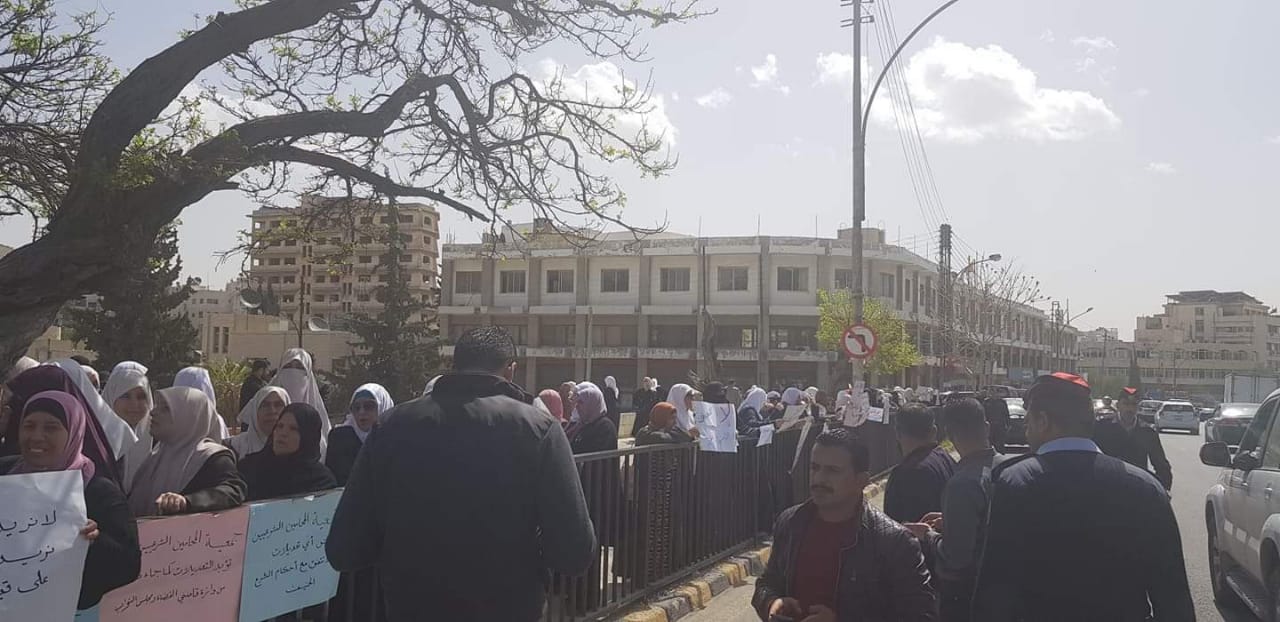 وقفة تضامنية للمطالبة بتعديل قانون الأحوال الشخصية أمام مجلس النواب 