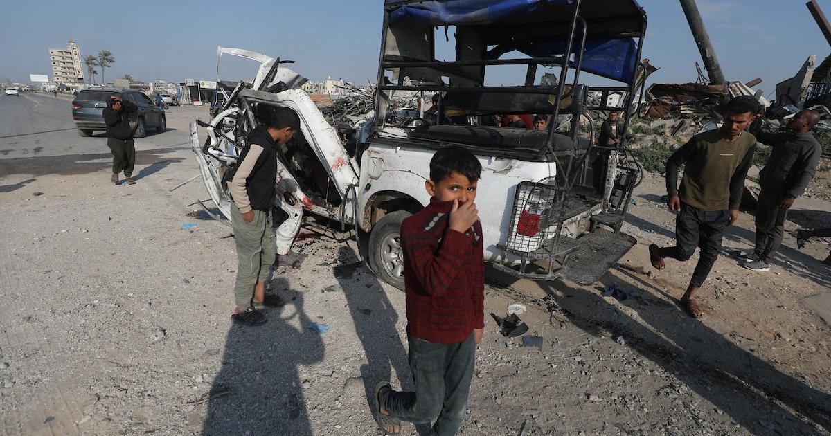 تصعيد إسرائيلي في غزة يستهدف الشرطة ويعمّق الأزمة الإنسانية مع استمرار إغلاق المعابر