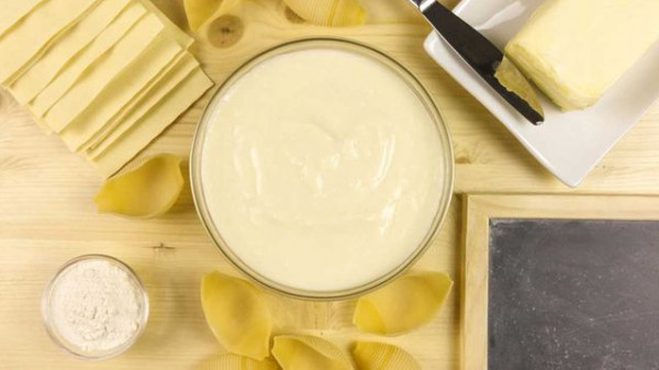 طريقة عمل البشاميل للمكرونة