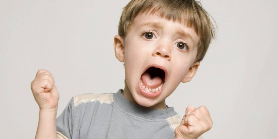 كيف نعالج العصبية عند ابني الصغير؟