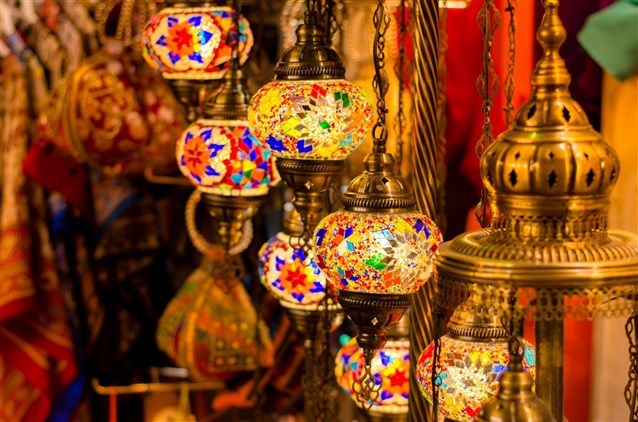 حكم الأكل لمن أفطر لعذر في نهار رمضان