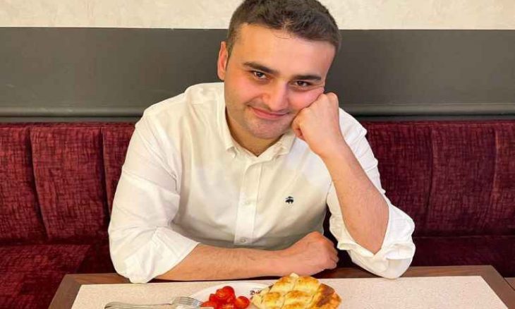 بالفيديو والصور  ..  بعد مشاركته في إطفاء الحرائق ..  الشيف “بوراك” يتعرض للاختناق