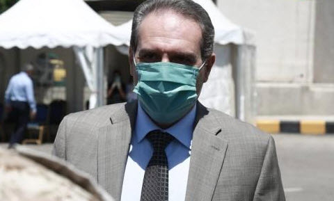 وزير الصحة يُنهي خدمات موظفين  ..  أسماء