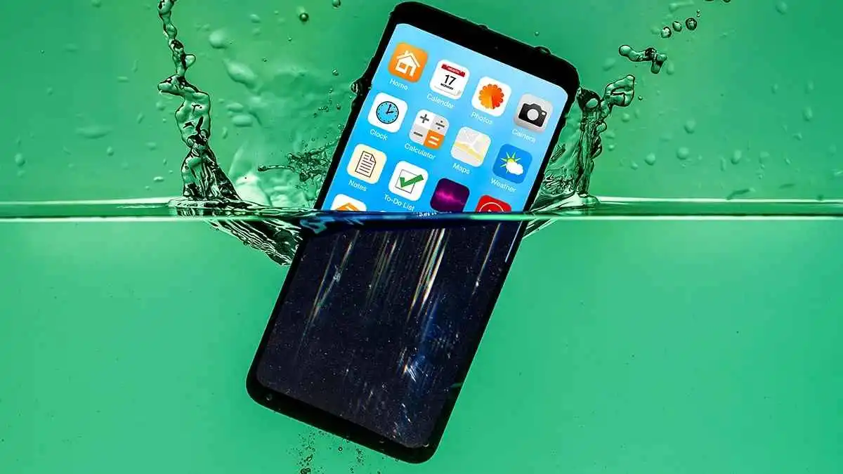 تصنيف IP68 لا يعني أن هاتفك مقاوم للماء بالكامل ..  ما الذي يجب أن تعرفه؟