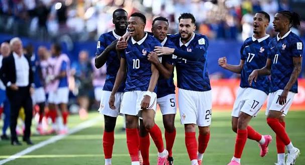فرنسا تهزم السويد بثلاثية نظيفة وتتأهل إلى دور الـ 16 لملاقاة باراغواي