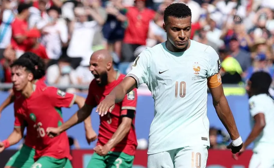 مبابي يثير الجدل: أهدرت ركلة الجزاء أمام المغرب بسبب القانون الجديد