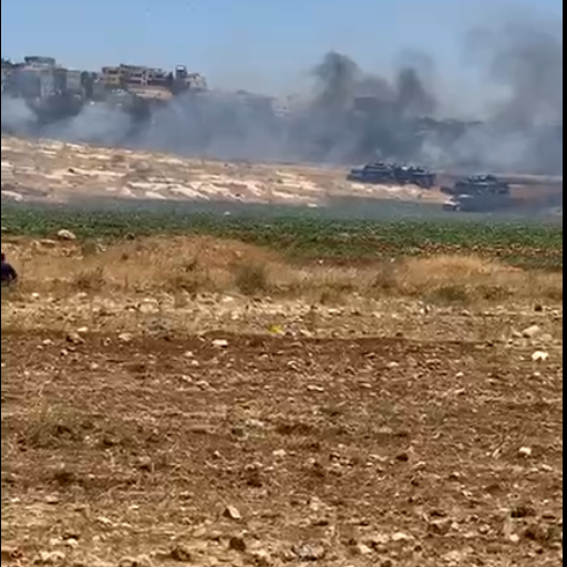 بالفيديو ..  الأمن يستخدم "المسيل للدموع" لتفريق محتجين في ناعور