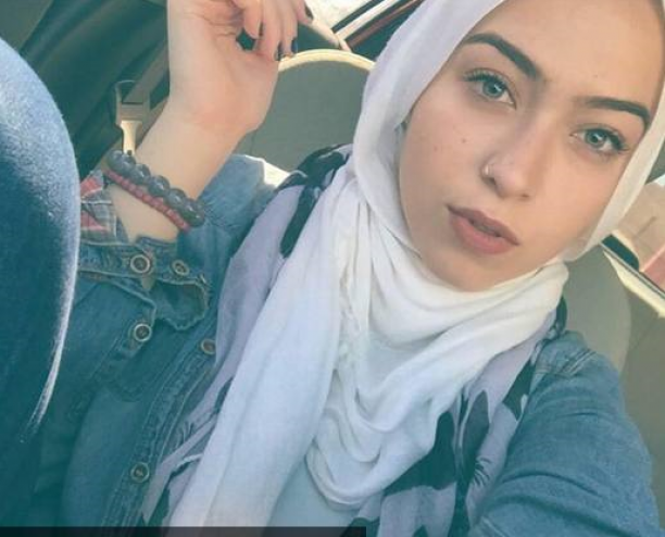 بالصور  ..   لن تصدقوا من هو جد هذه الفتاة المشهور جداً!