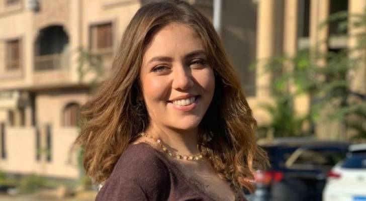 رحمة حسن تكشف مأساة إصابتها بالصلع بسبب حقنة تجميل ..  "حياتي تدمرت"