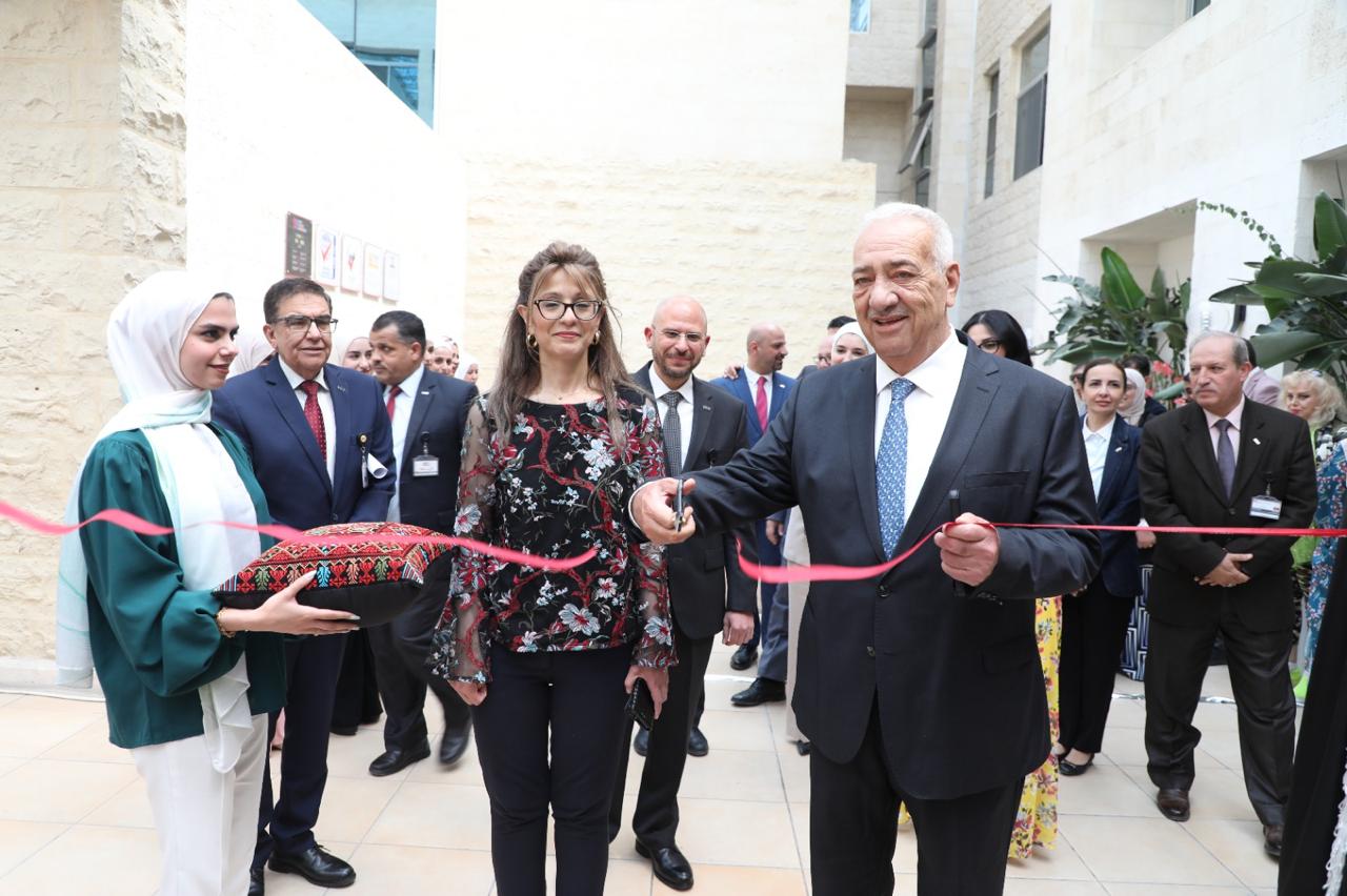 العين الدكتور يعقوب ناصر الدين يرعى اليوم الطبيّ المجانيّ في "الشرق الأوسط" 