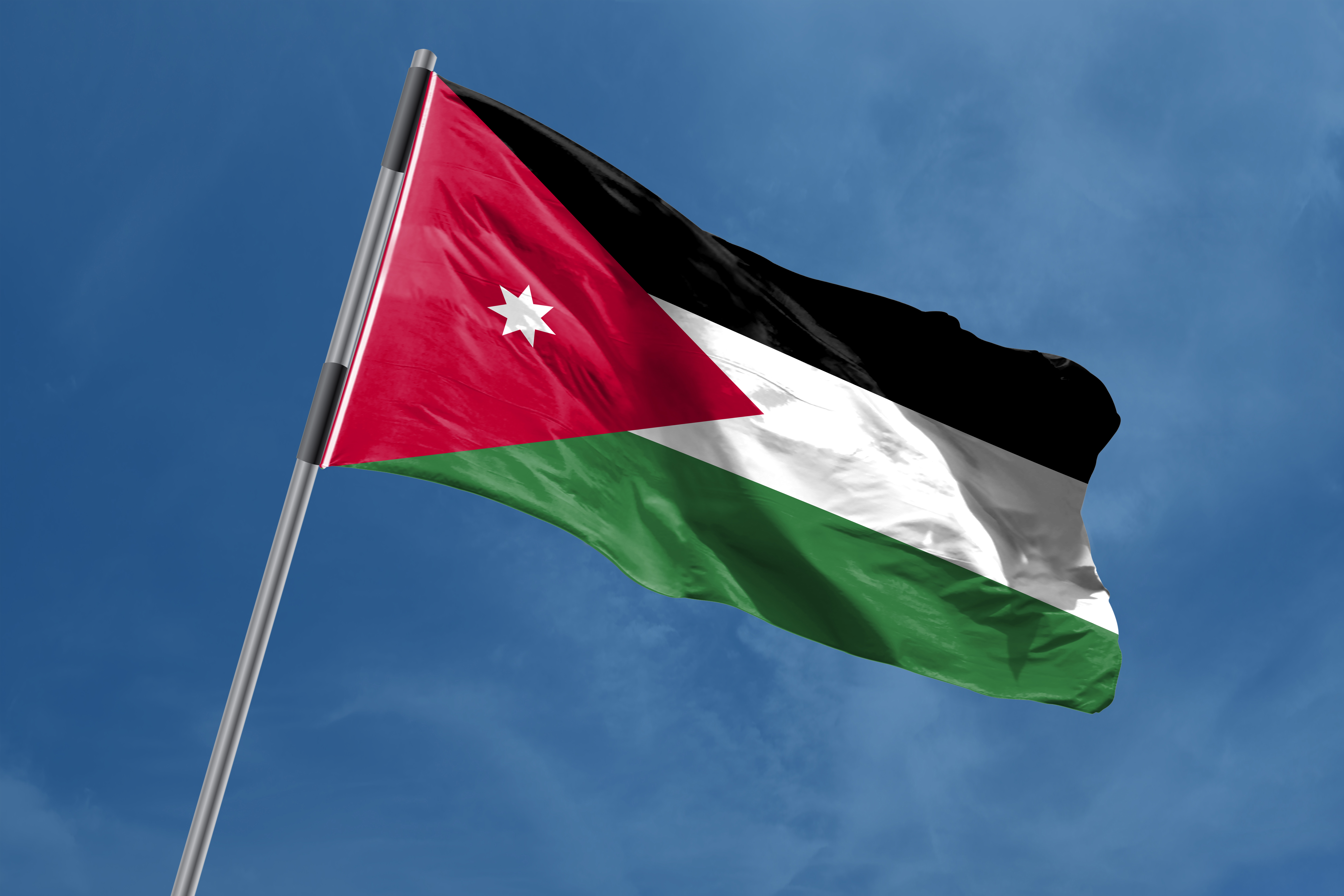 منظمة إغاثية ماليزية تكذب تقريرا حول تقاضي الأردن أموالاً مقابل إنزالات غزة