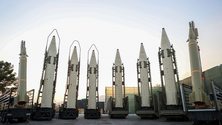"العد التنازلي" الإيراني الأخير ..  صورة وأسماء صواريخ وتحذيرات من فتح الأجواء أمام (إسرائيل)