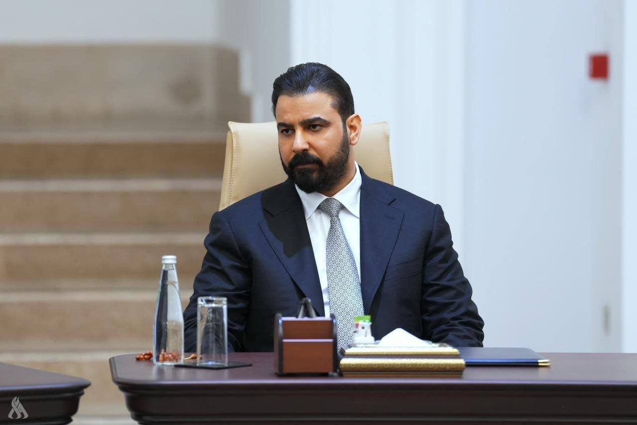 الرئيس العراقي يكلف علي الزيدي بتشكيل الحكومة